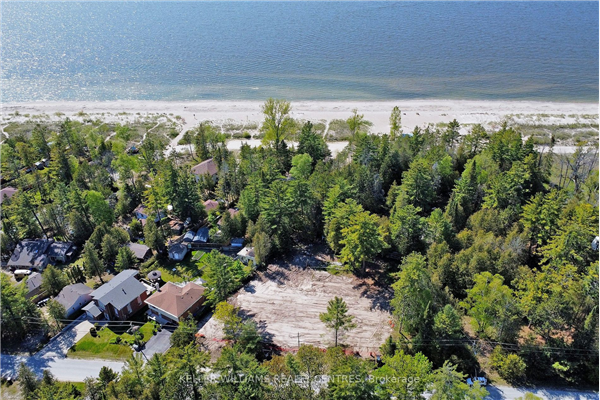 30 Homewood Ave, Wasaga Beach