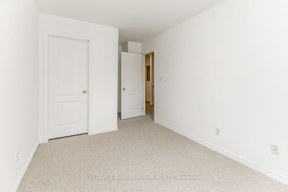 Listing S6020844 - Large Photo # 18