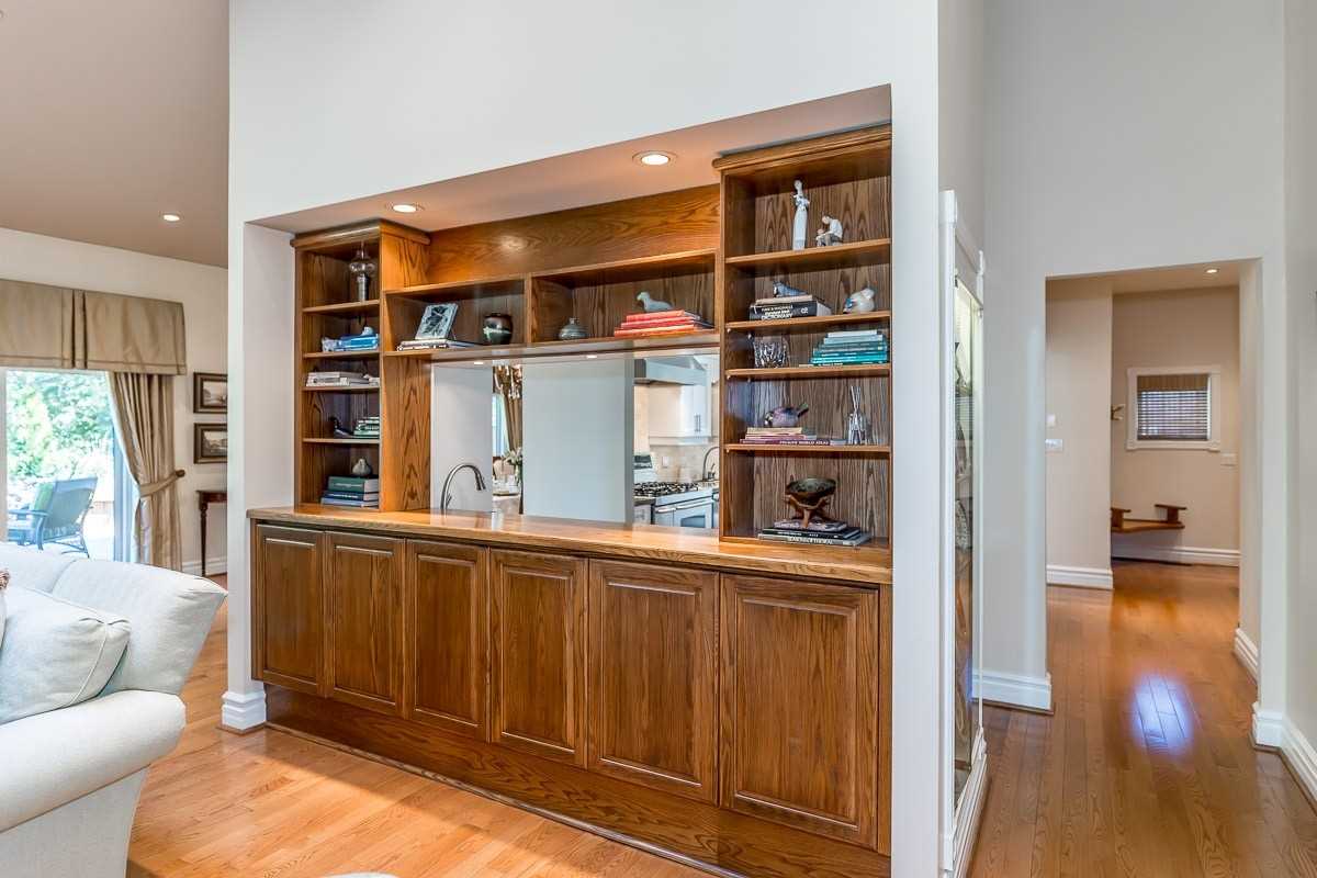 16 Lilac Lane