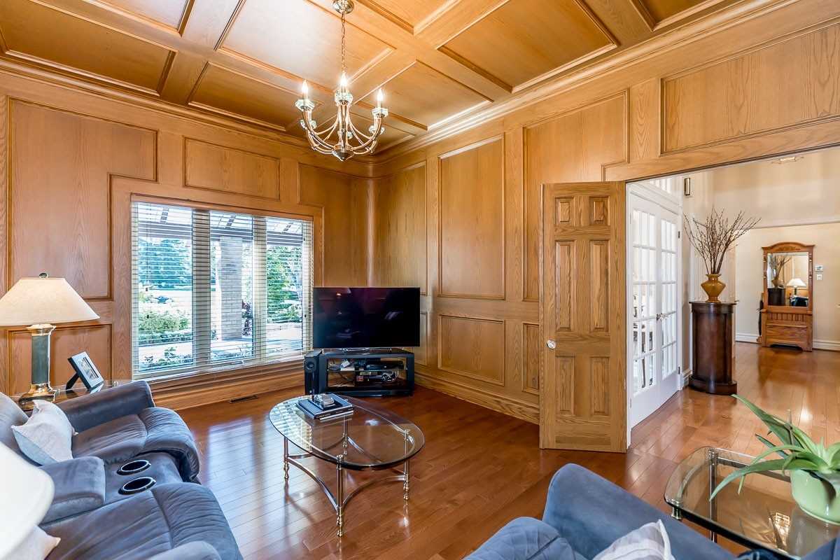 16 Lilac Lane