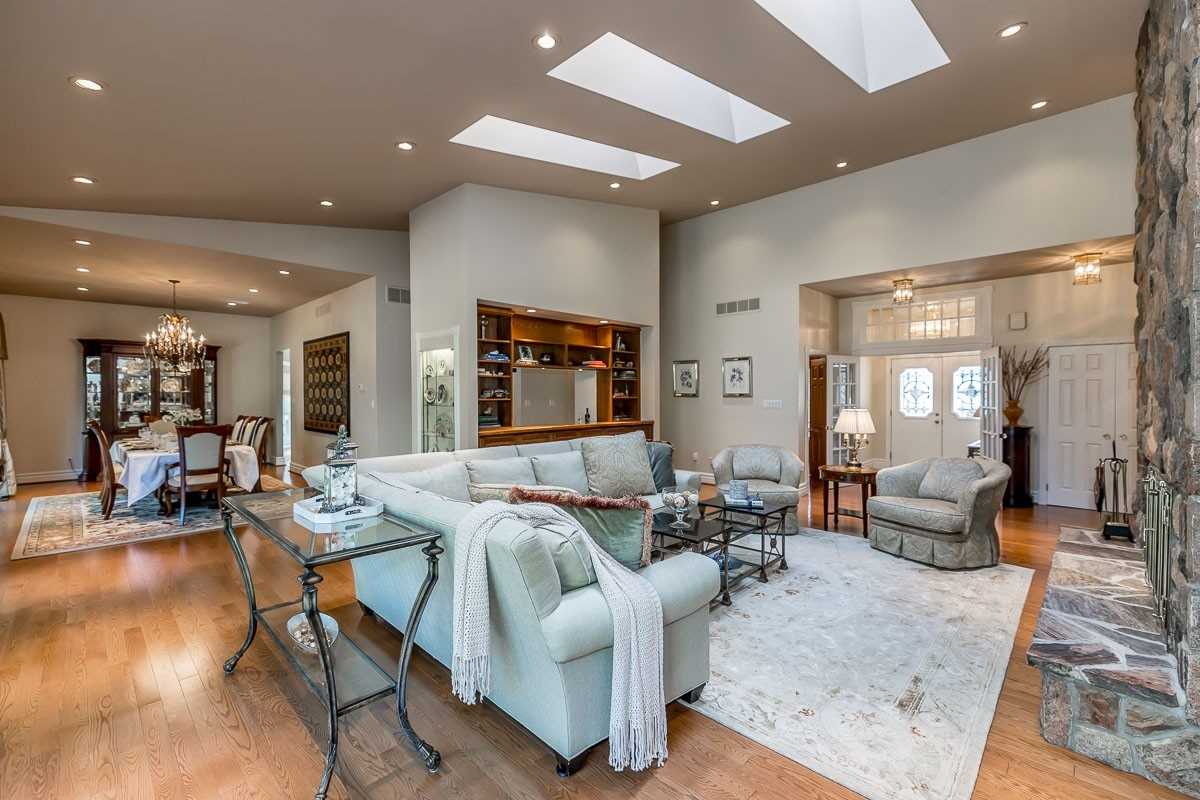 16 Lilac Lane