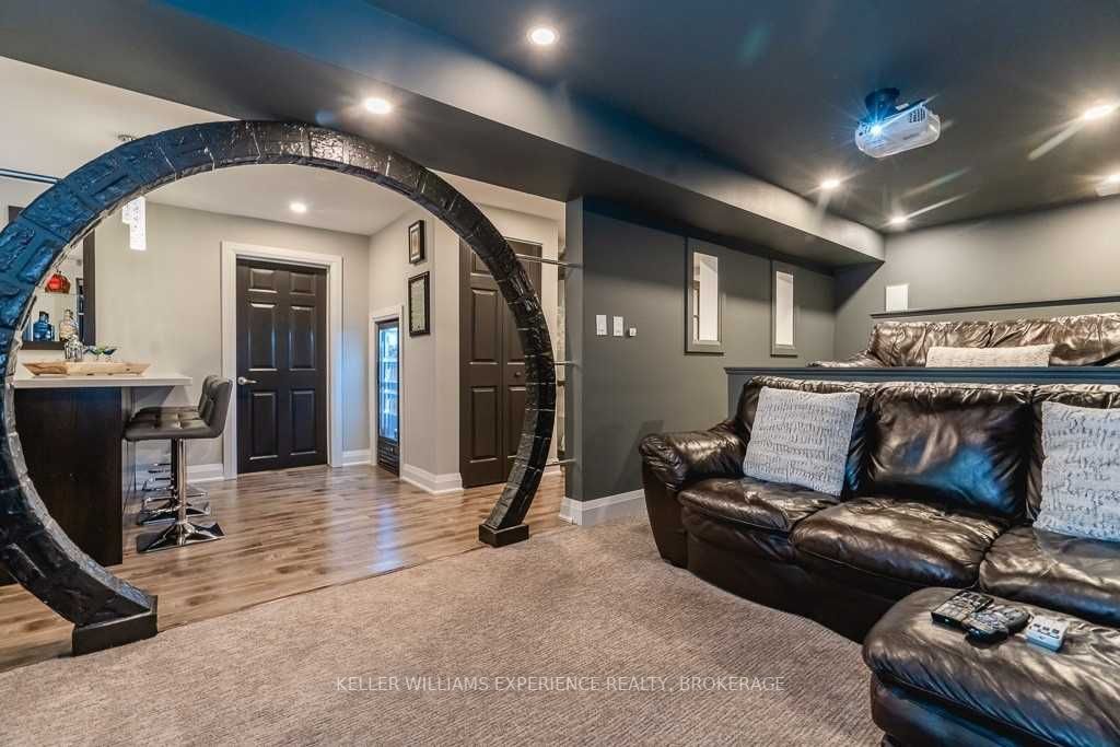 Listing S6022001 - Large Photo # 32