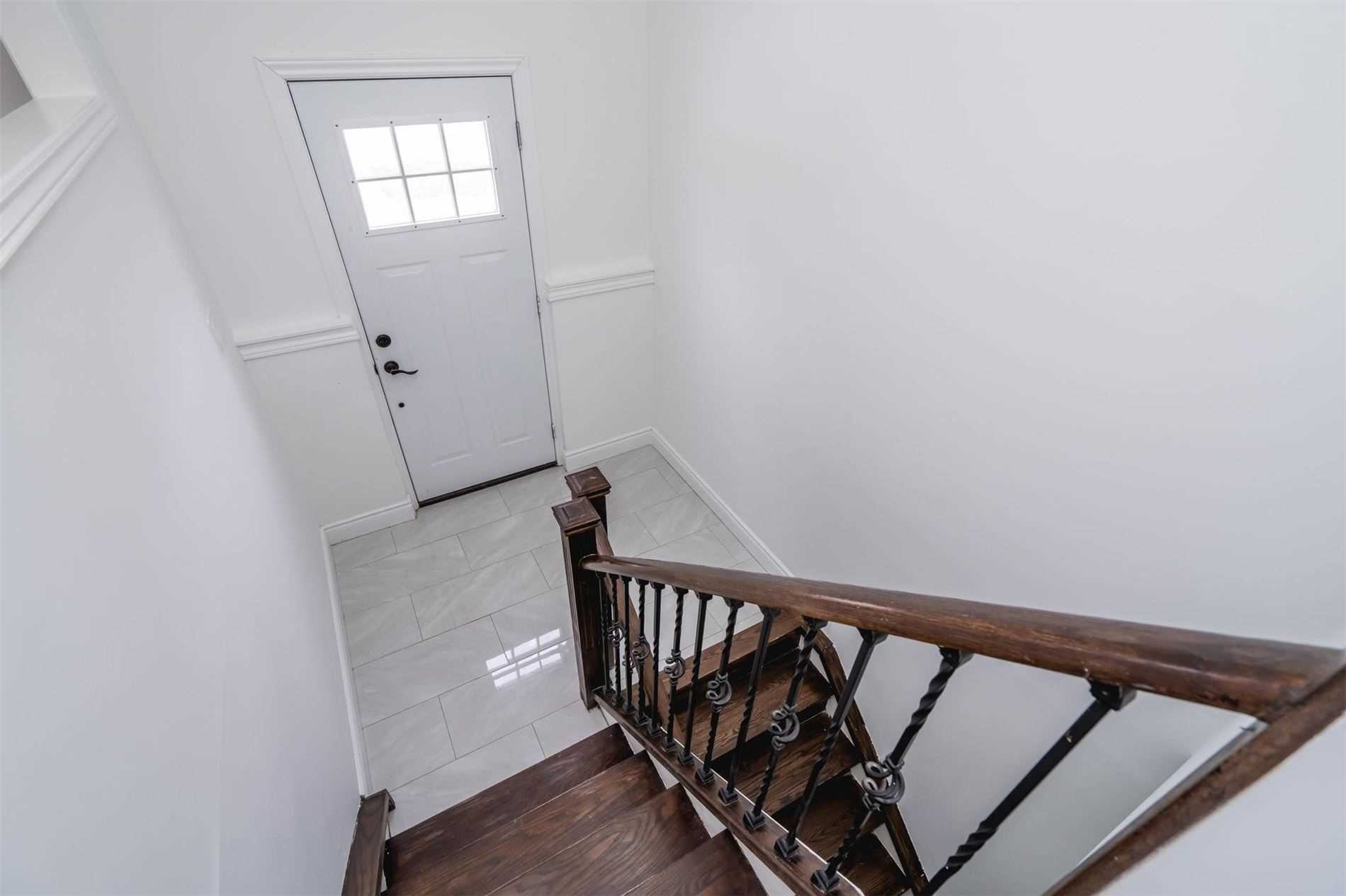 200 Ferndale Drive N