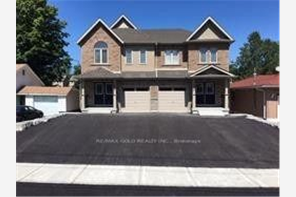 1004 Yonge St, Midland