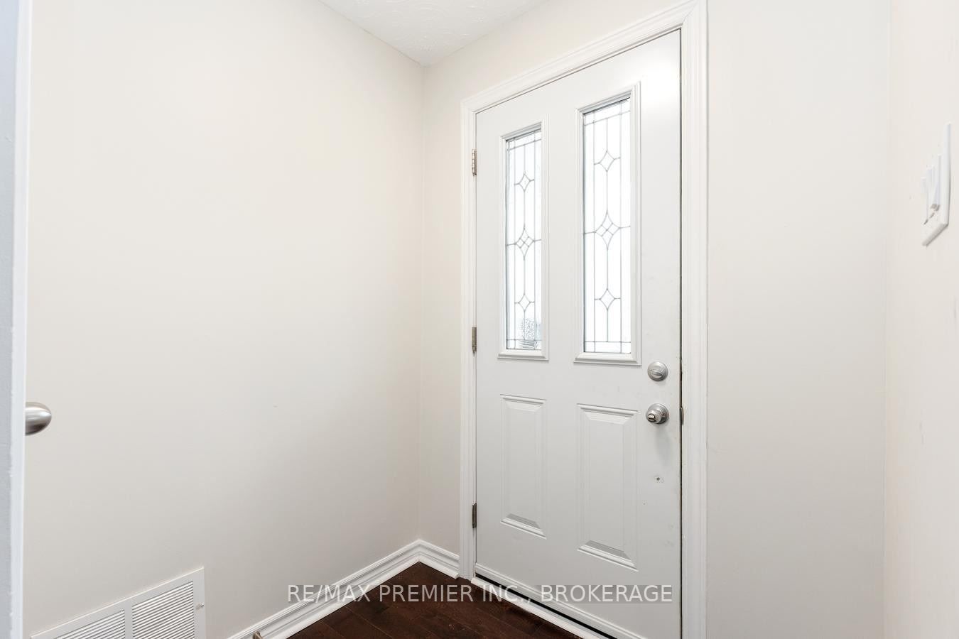 152 Owen St