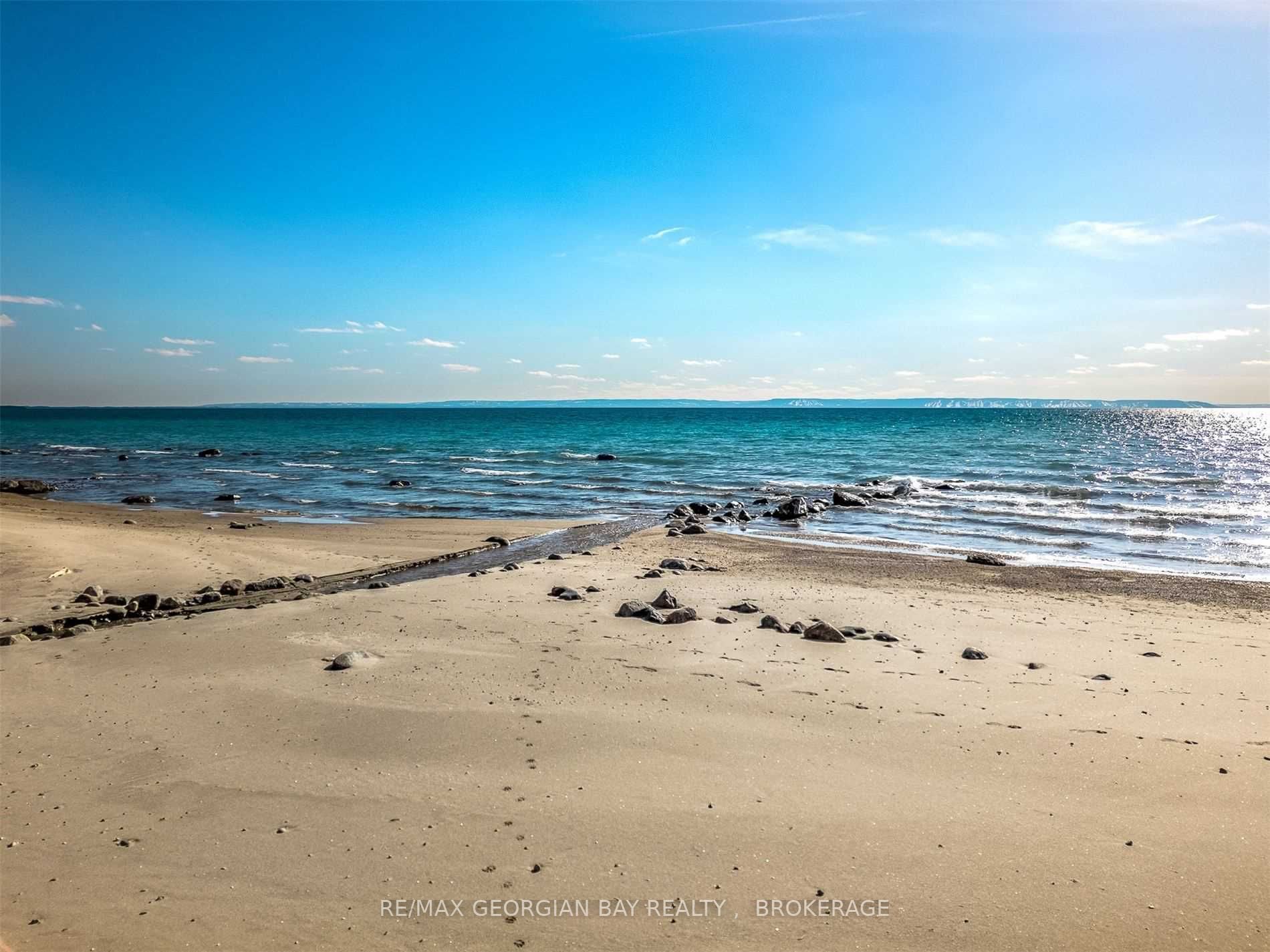 Listing S6028029 - Large Photo # 3