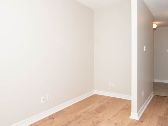 Listing S6028359 - Large Photo # 18