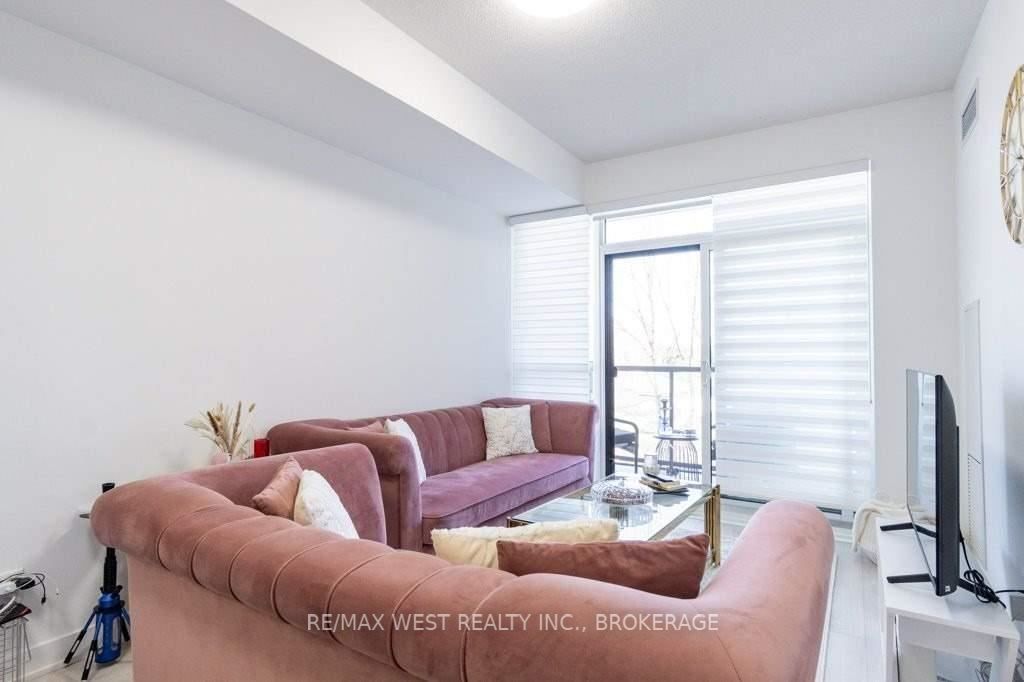 681 Yonge St, #231