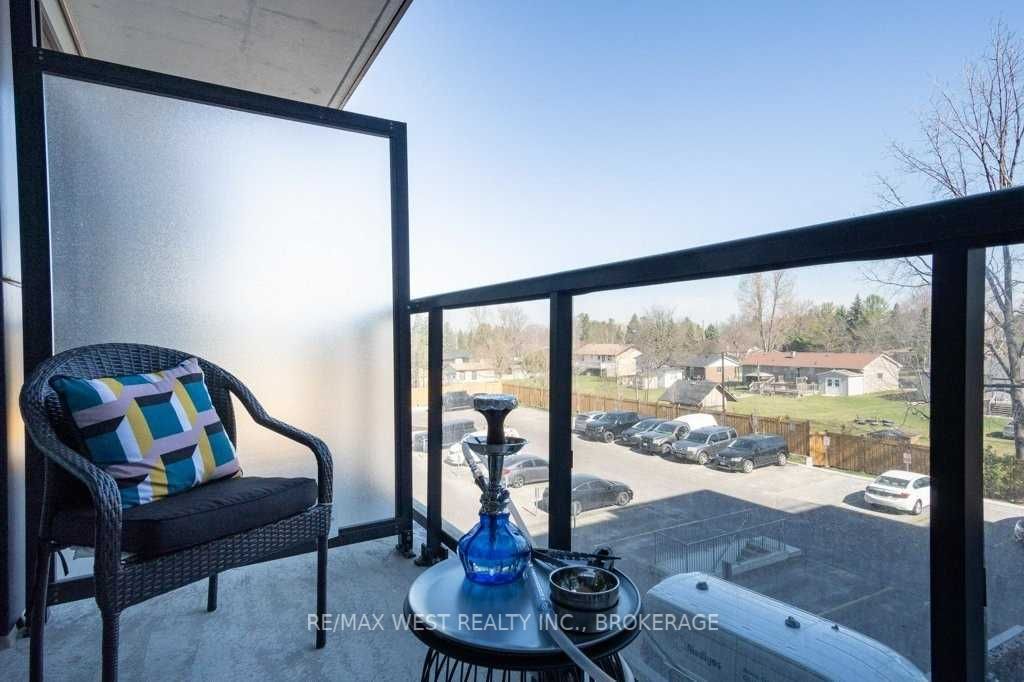 681 Yonge St, #231