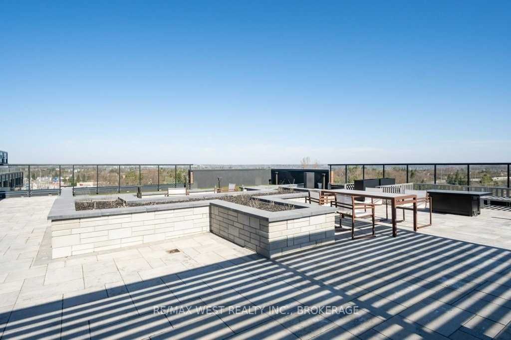 681 Yonge St, #231
