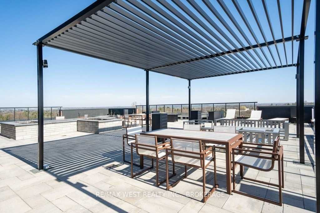 681 Yonge St, #231