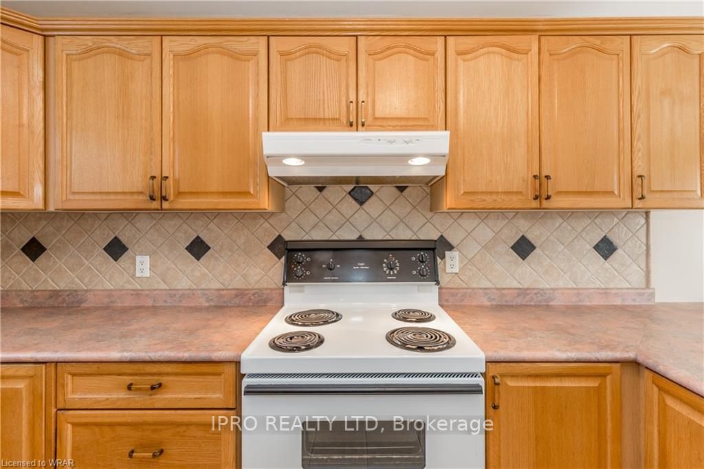 Listing S6031416 - Large Photo # 14
