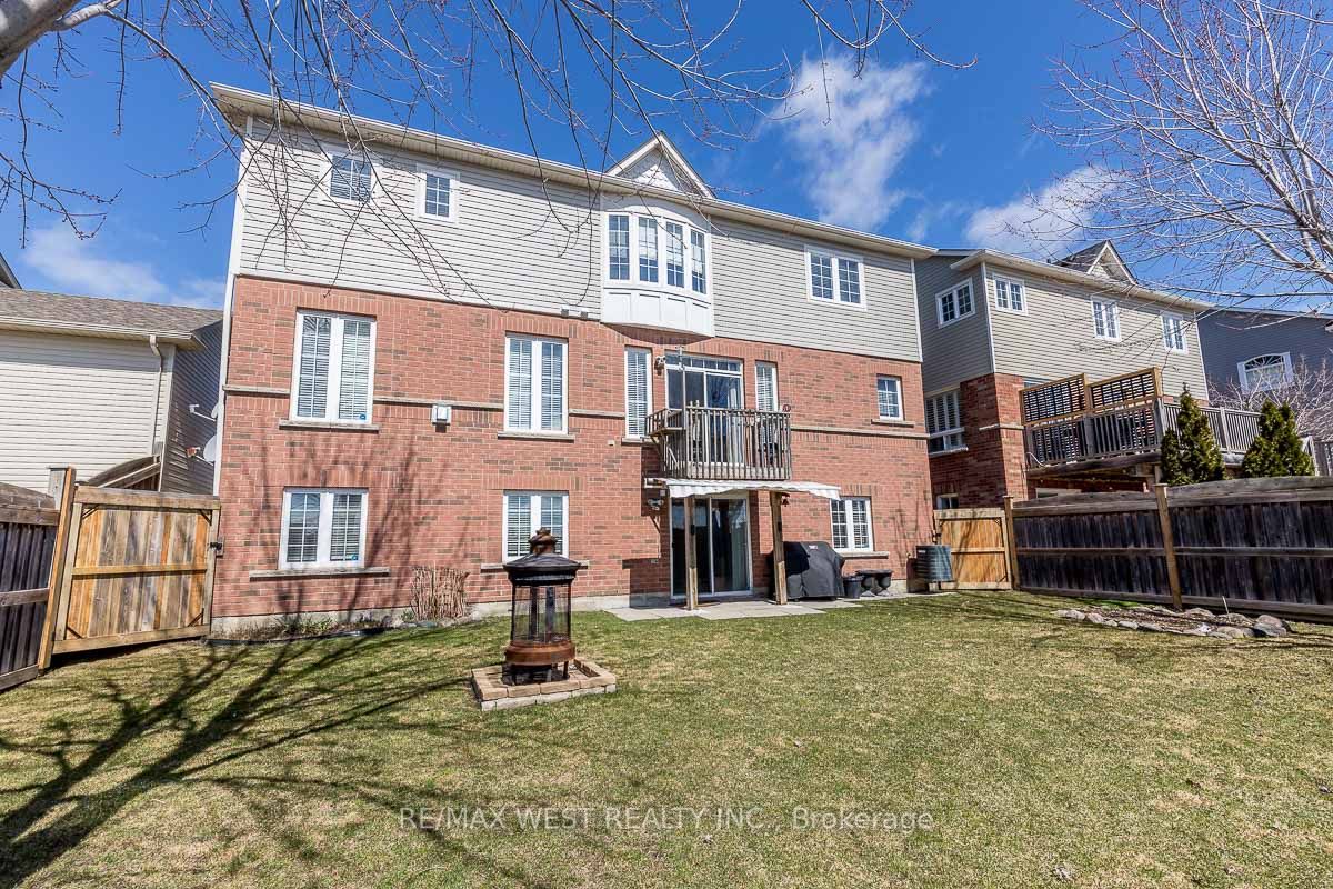 118 Succession Cres