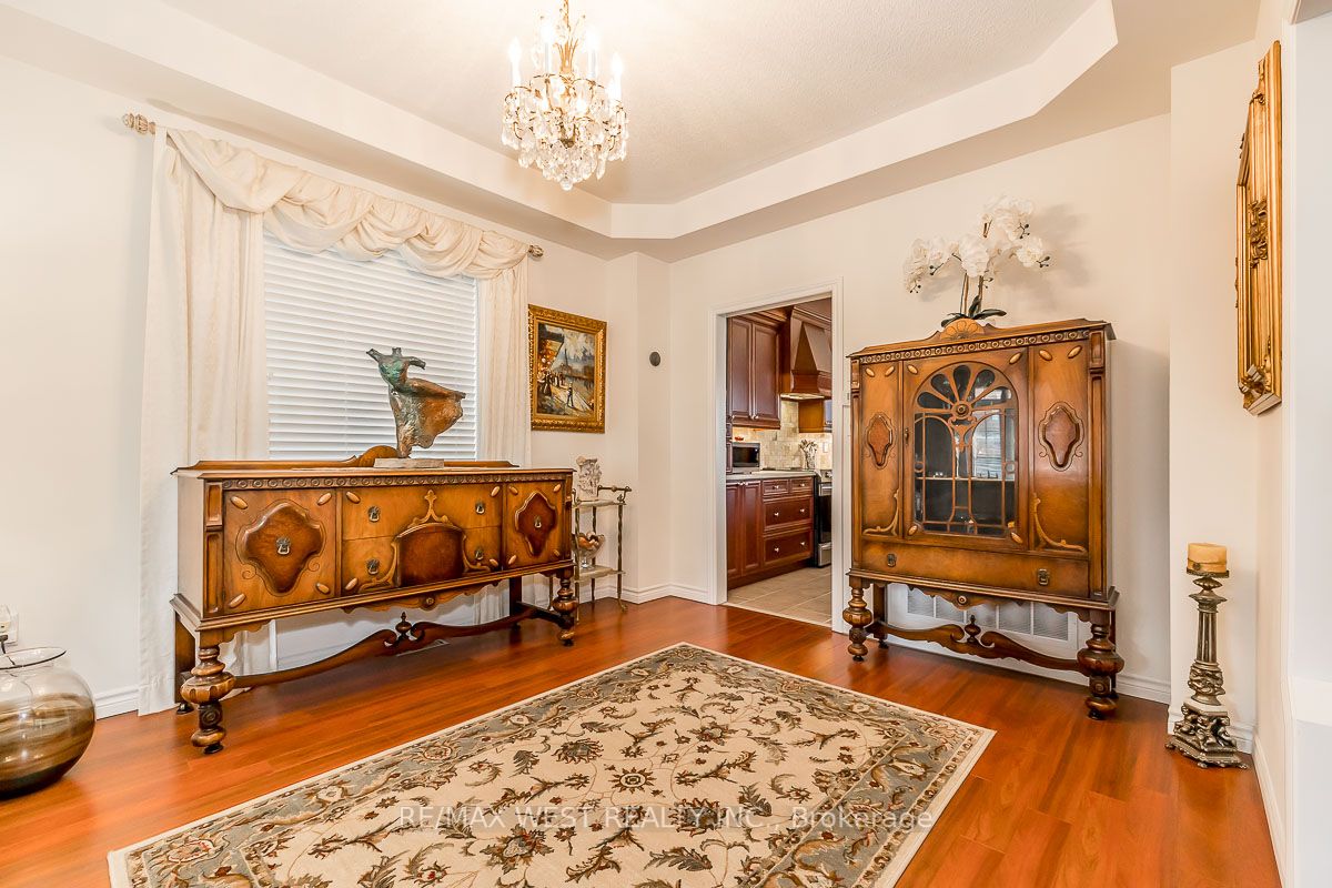 118 Succession Cres