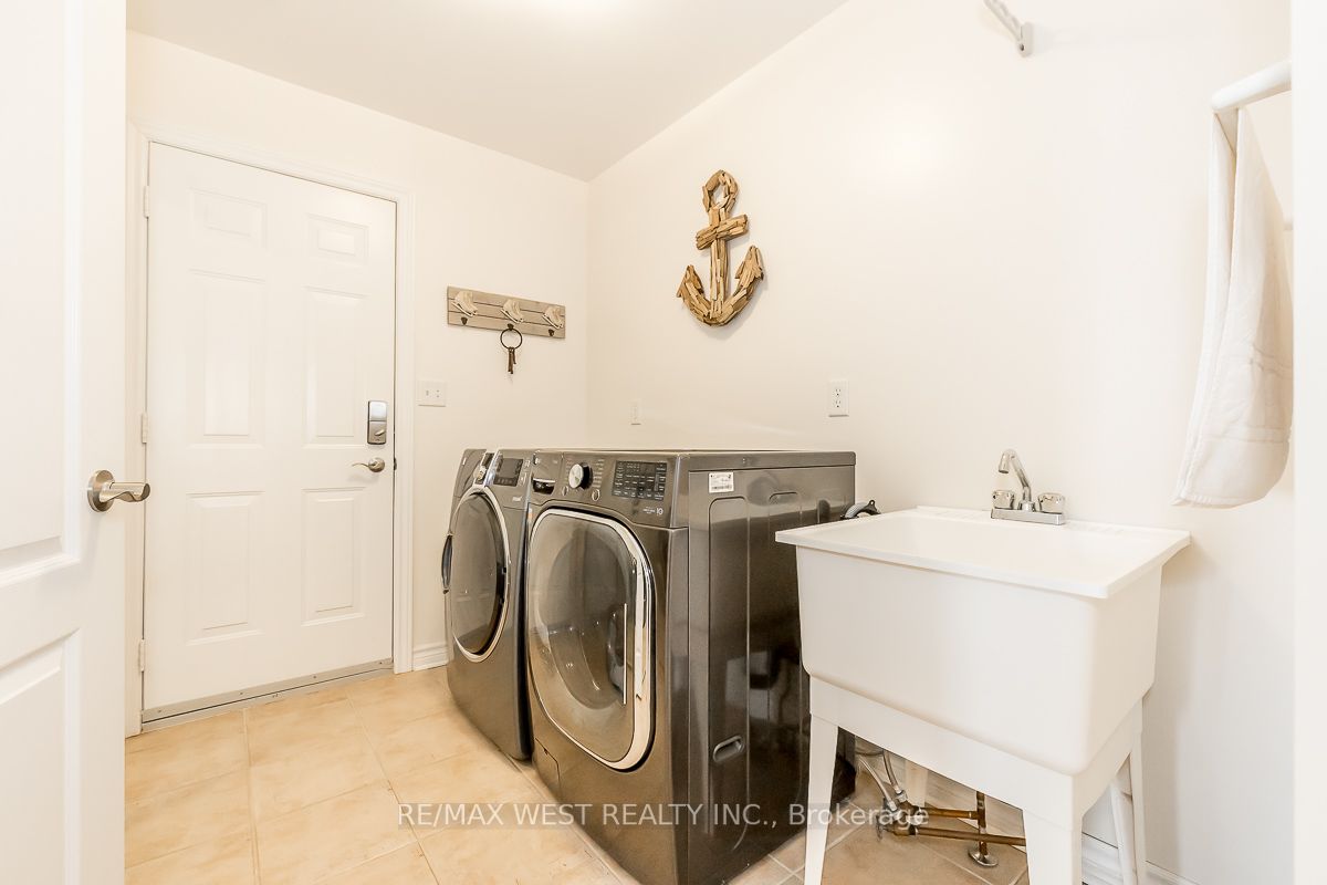 118 Succession Cres