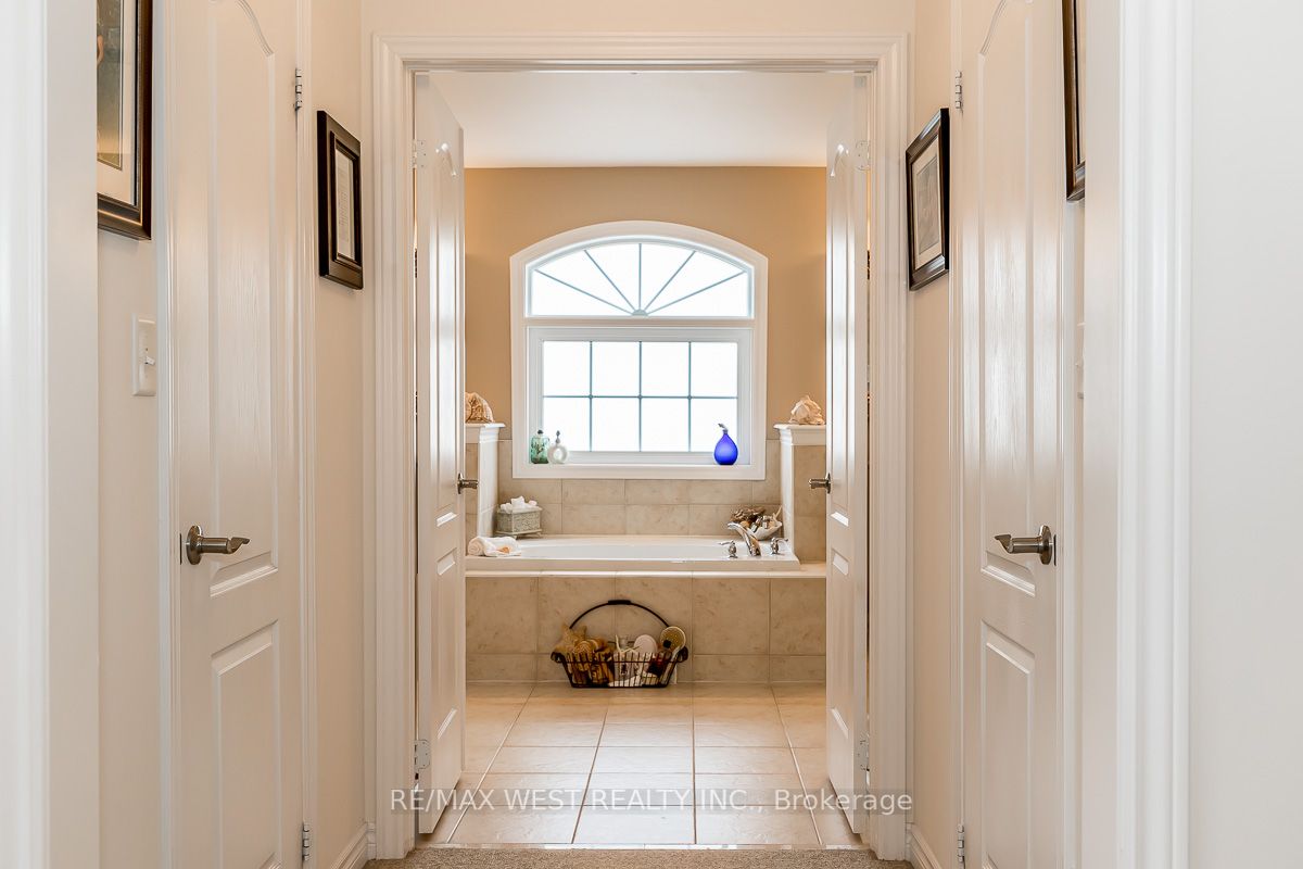 118 Succession Cres
