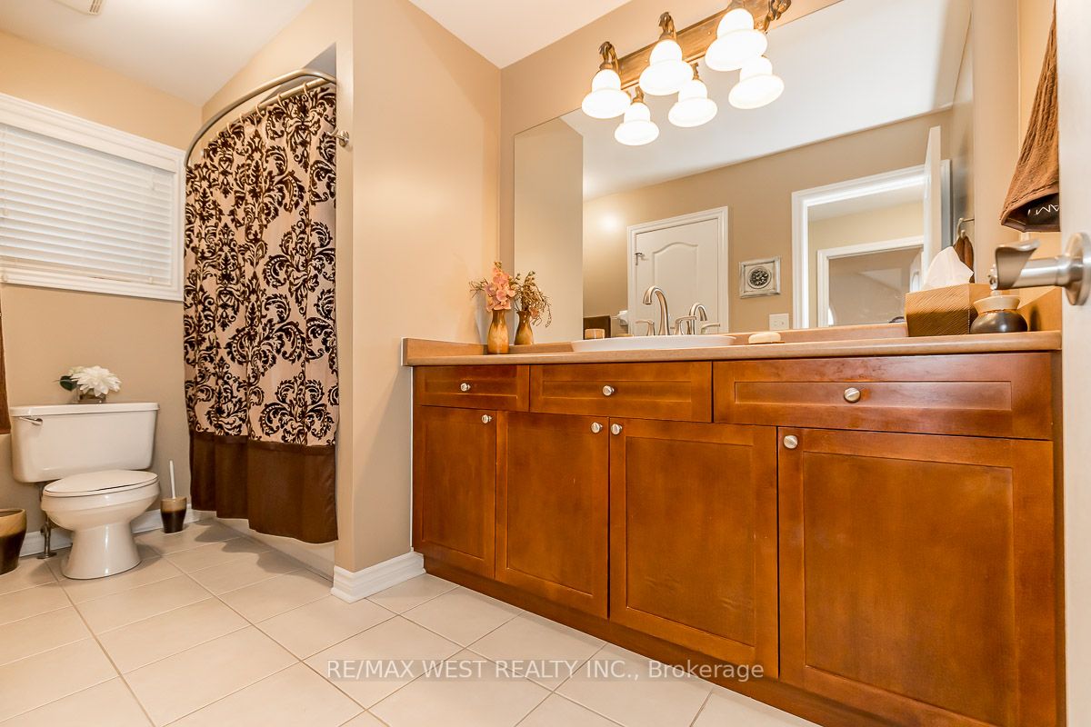118 Succession Cres