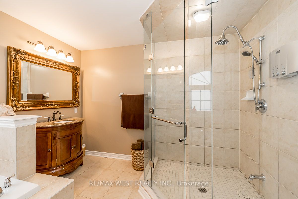 118 Succession Cres