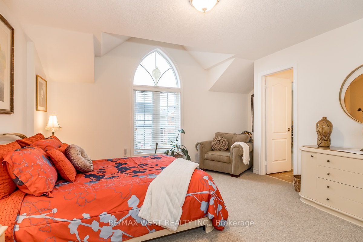 118 Succession Cres