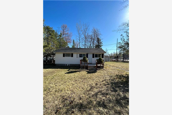 3096 Mosley St, Wasaga Beach