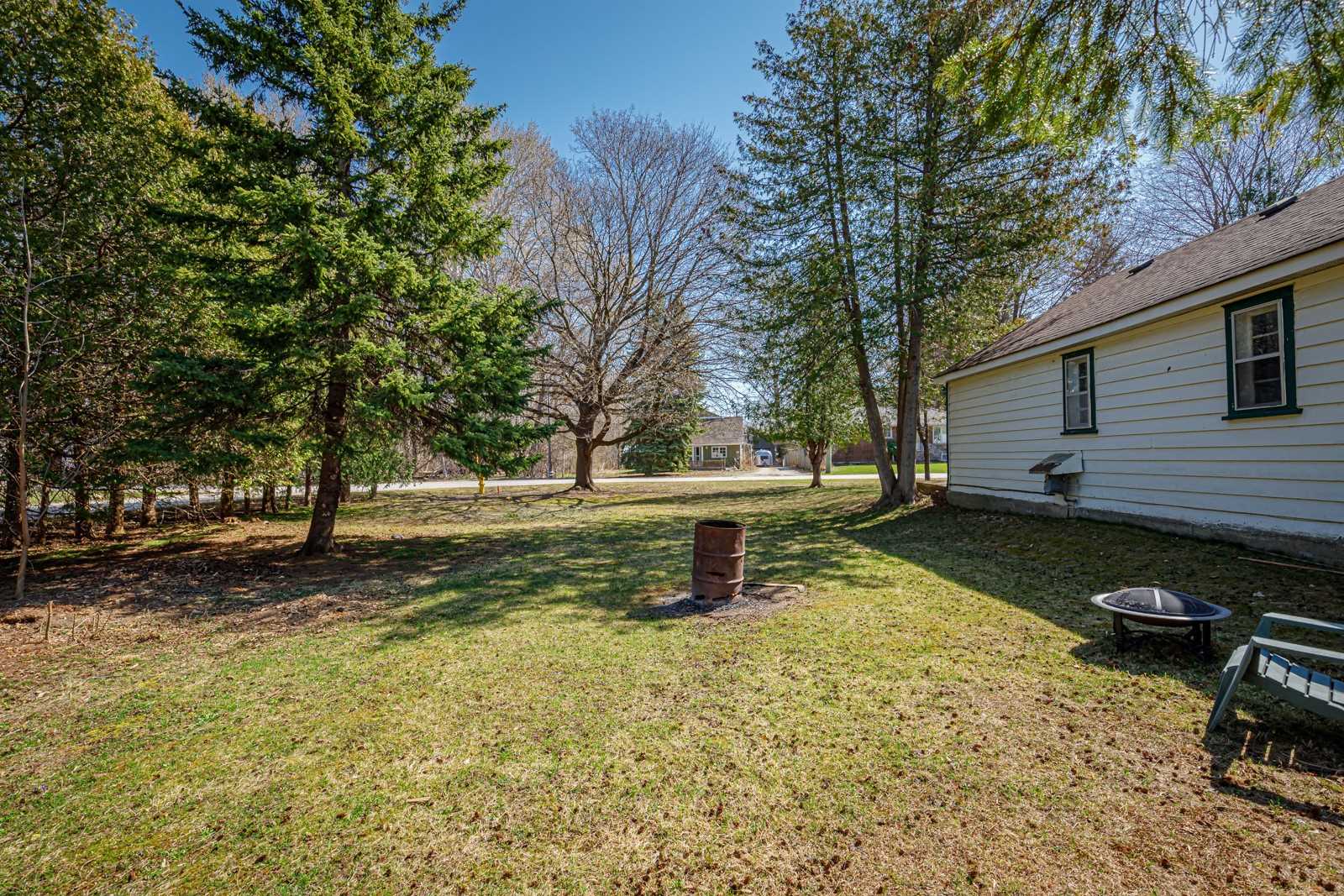 2 Spruce St