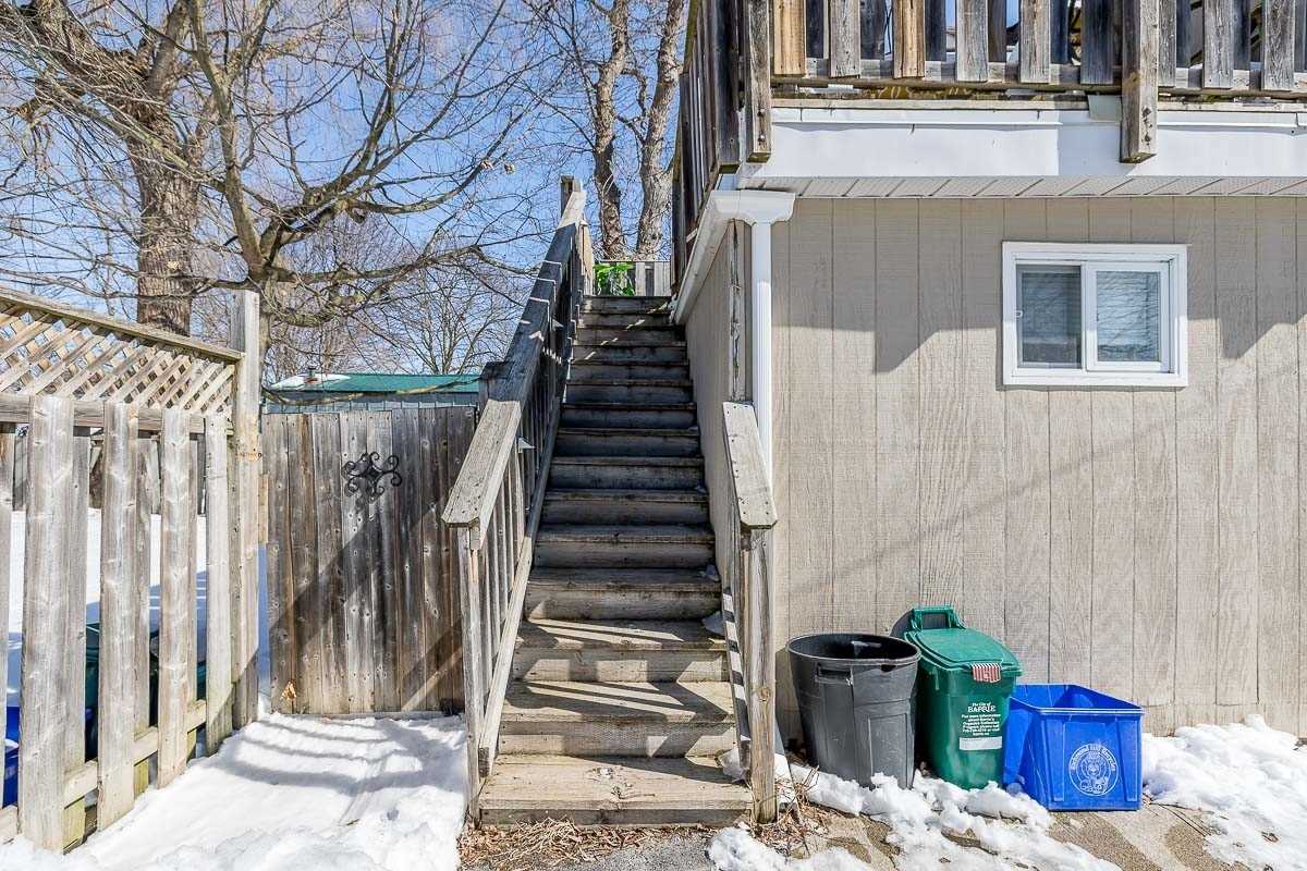 10 Dufferin Street