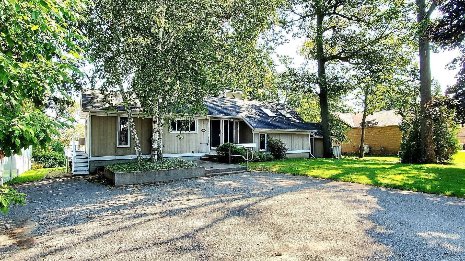 743 Broadview Ave