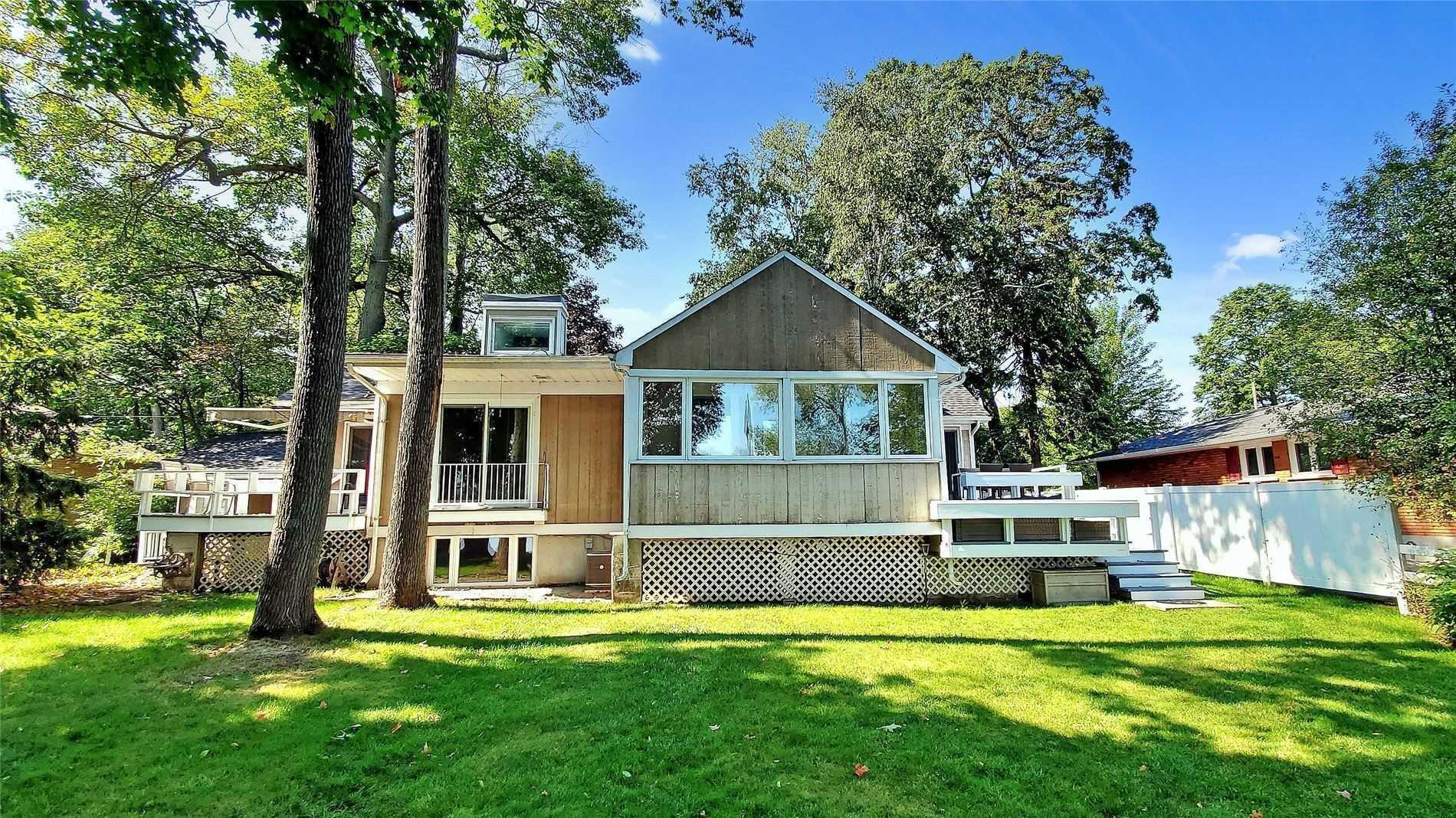 743 Broadview Ave