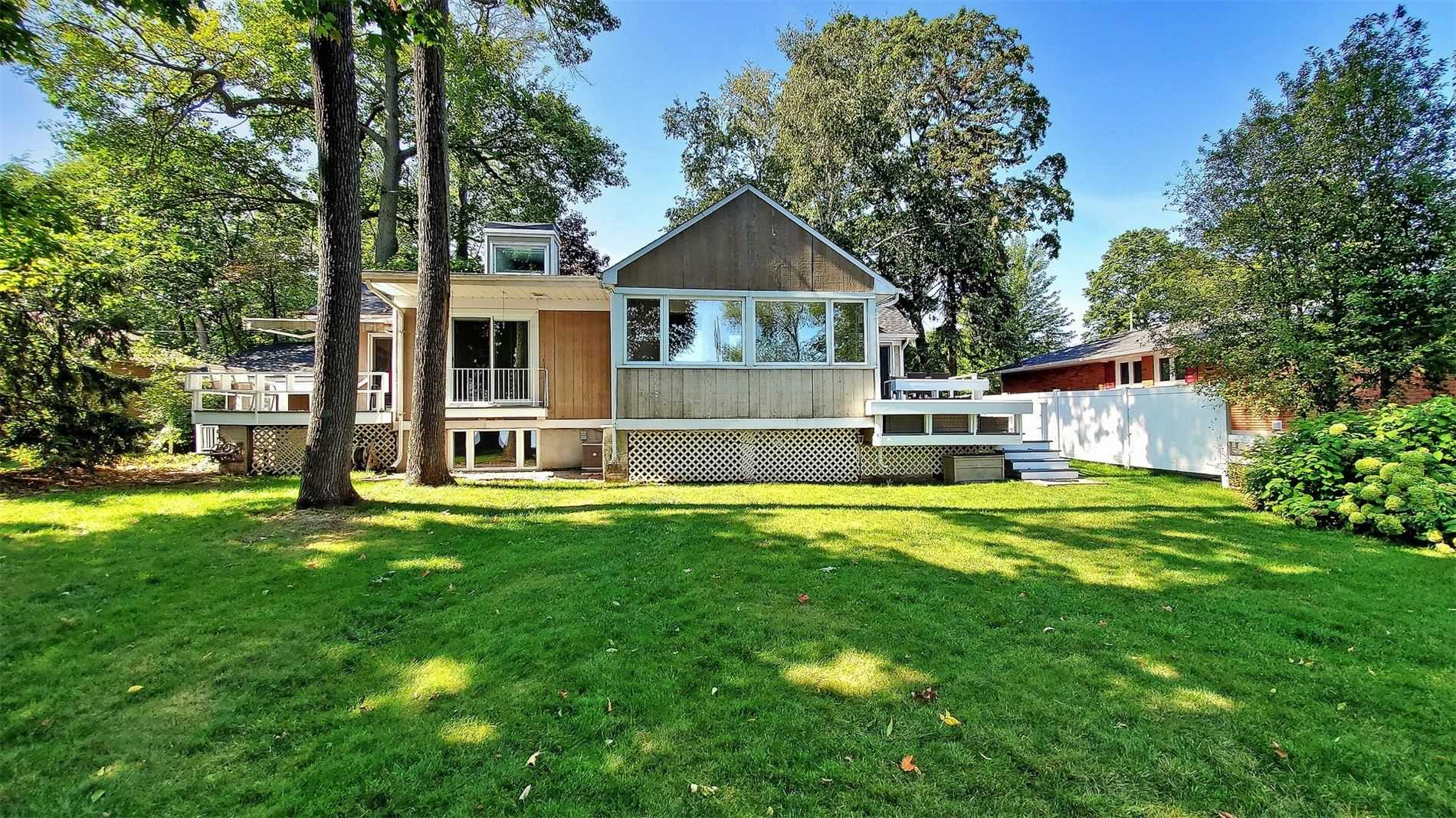 743 Broadview Ave
