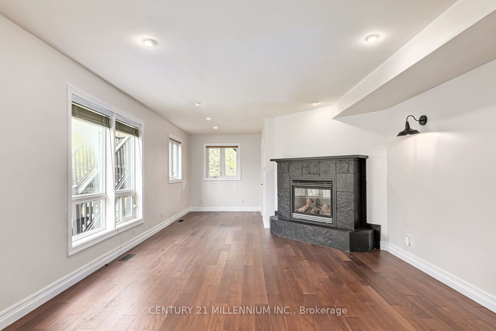 20 Forest Dr