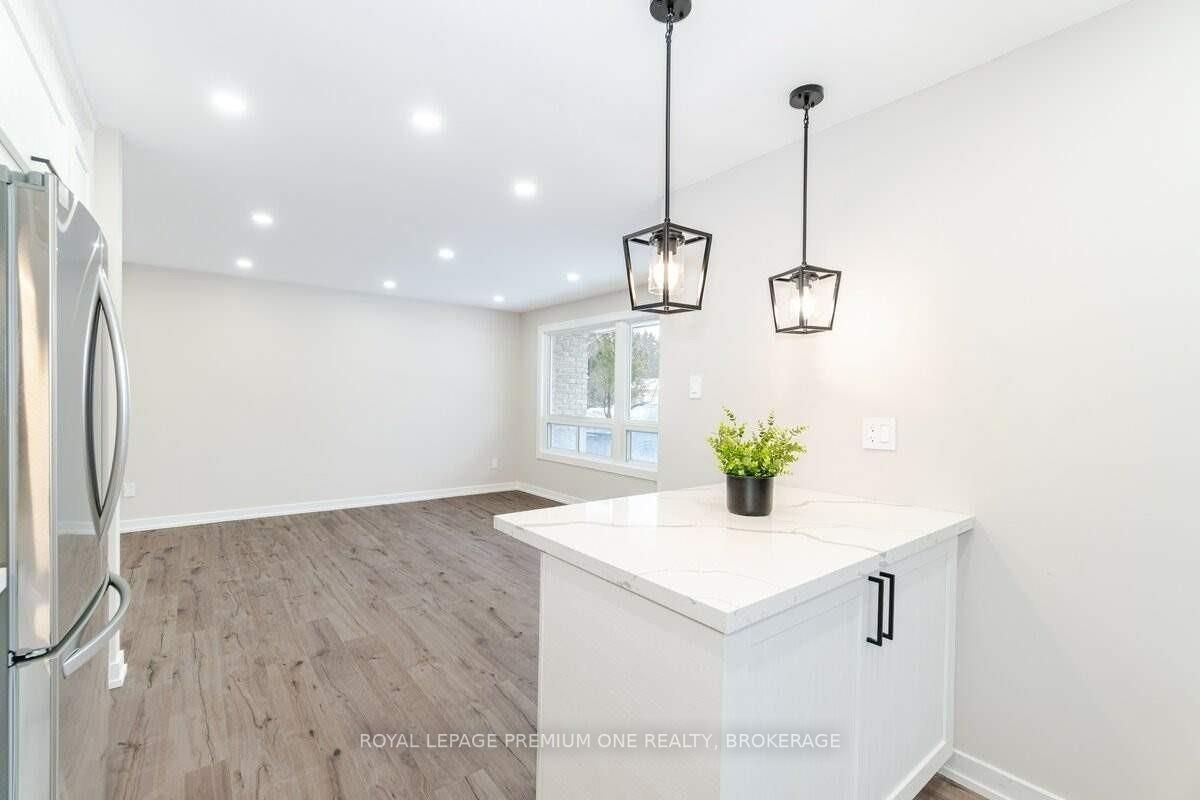 453 Leacock Dr