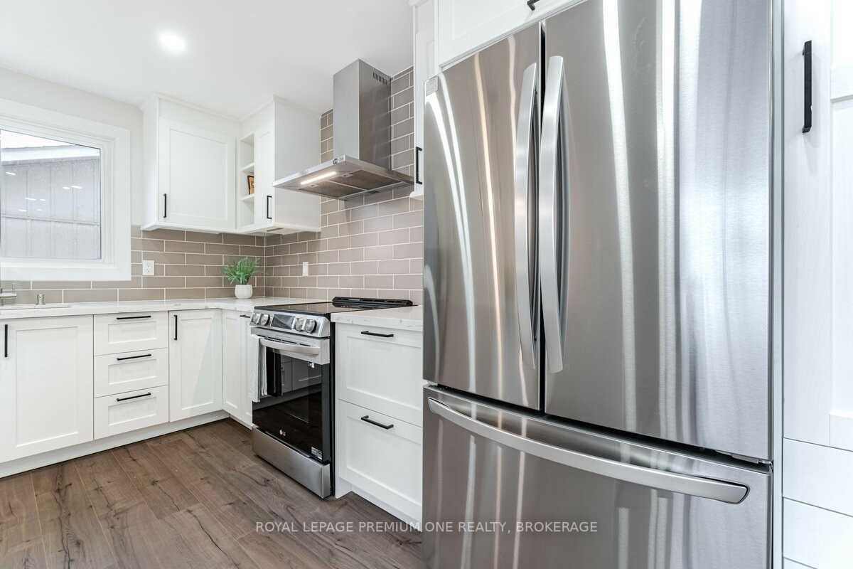 453 Leacock Dr