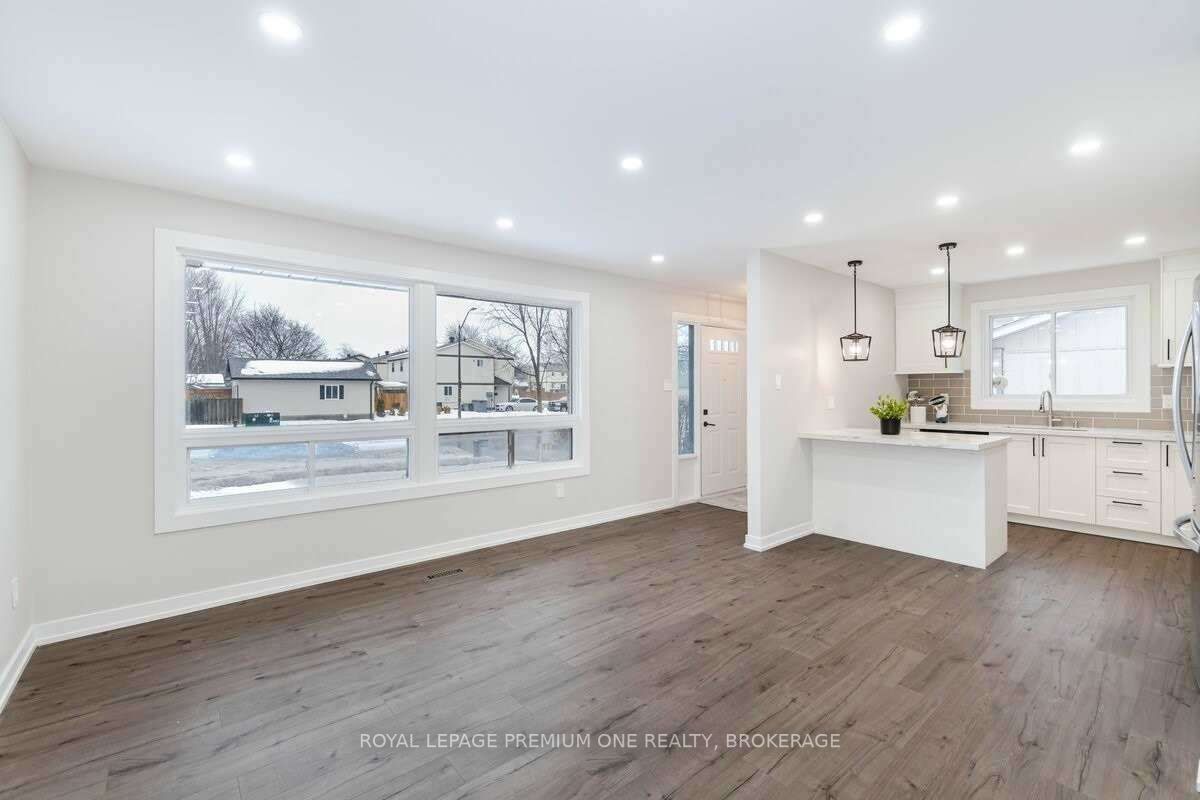 453 Leacock Dr
