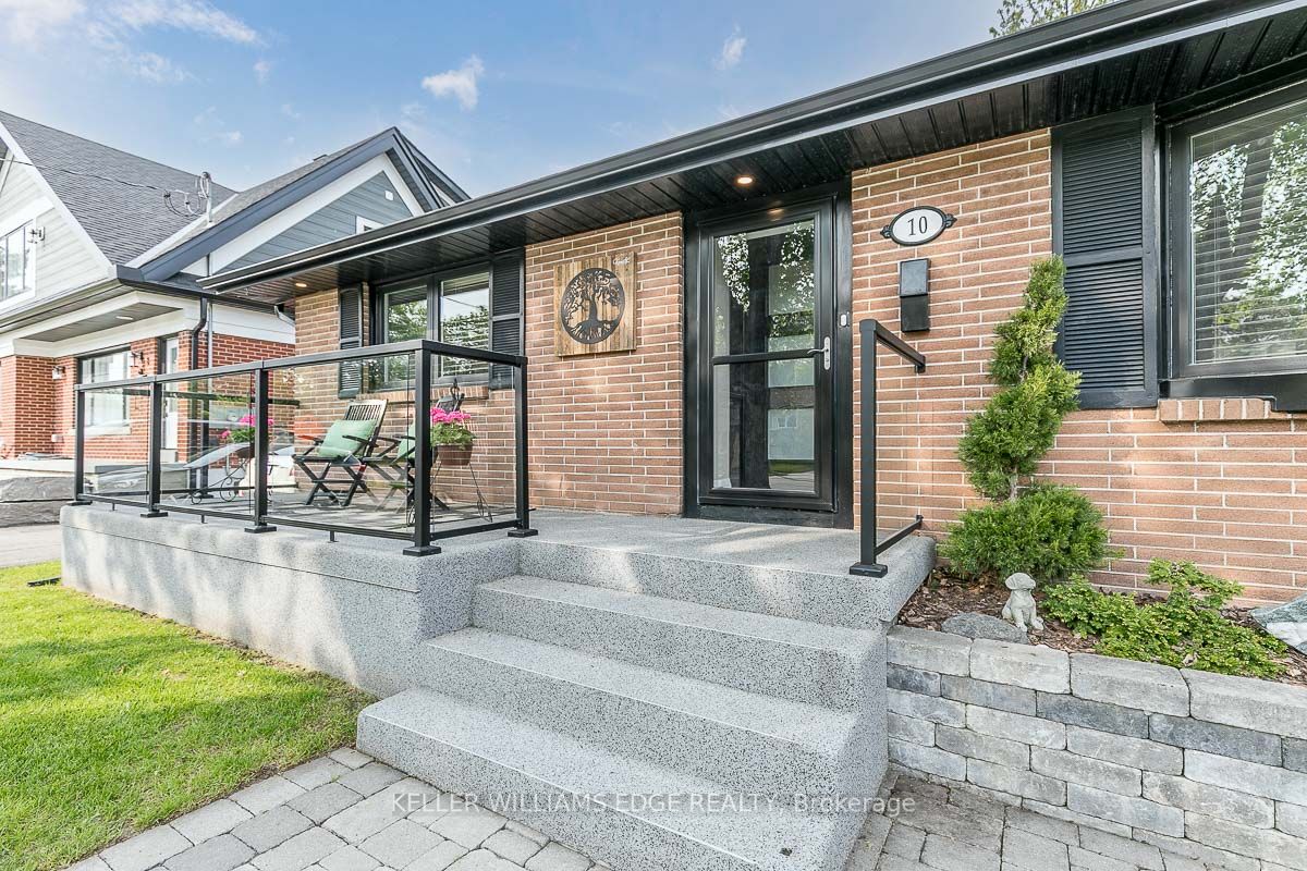 10 Oak St