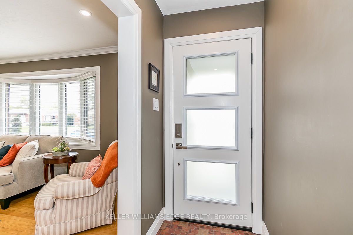 10 Oak St