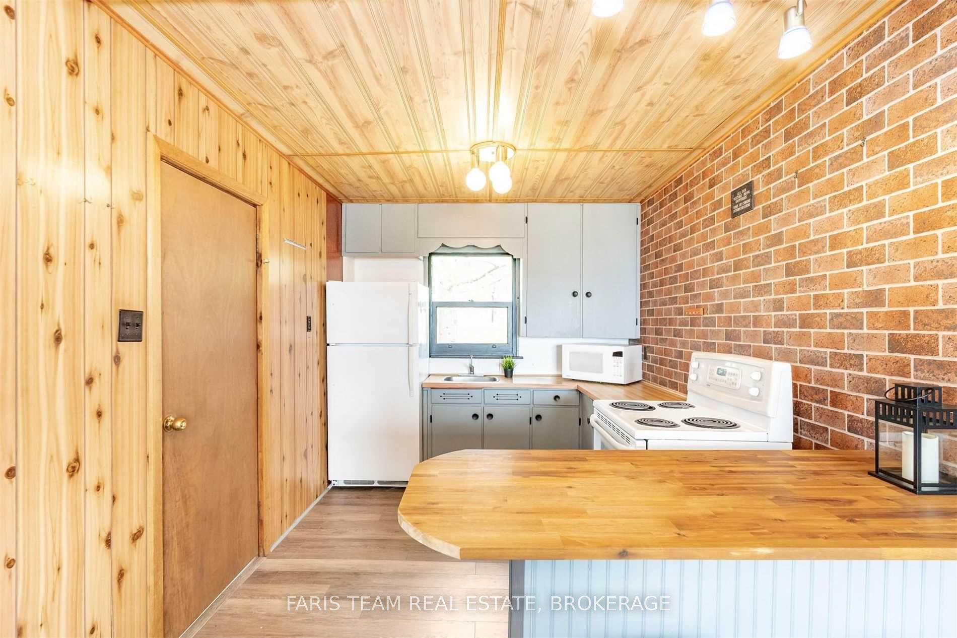 Listing S6044183 - Large Photo # 8