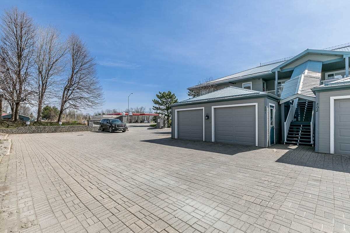 585 Atherley Road, #201