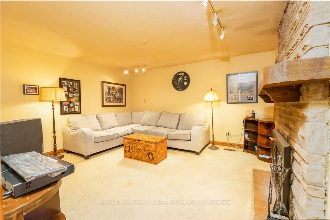 Listing S6046504 - Large Photo # 17