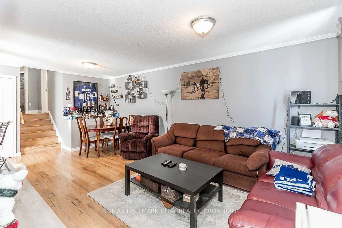 Listing S6046677 - Large Photo # 10