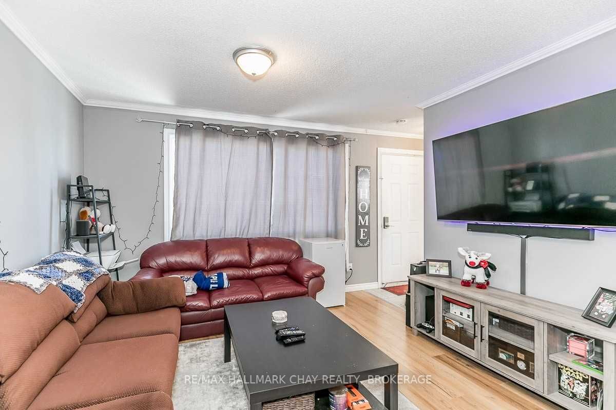 Listing S6046677 - Large Photo # 11