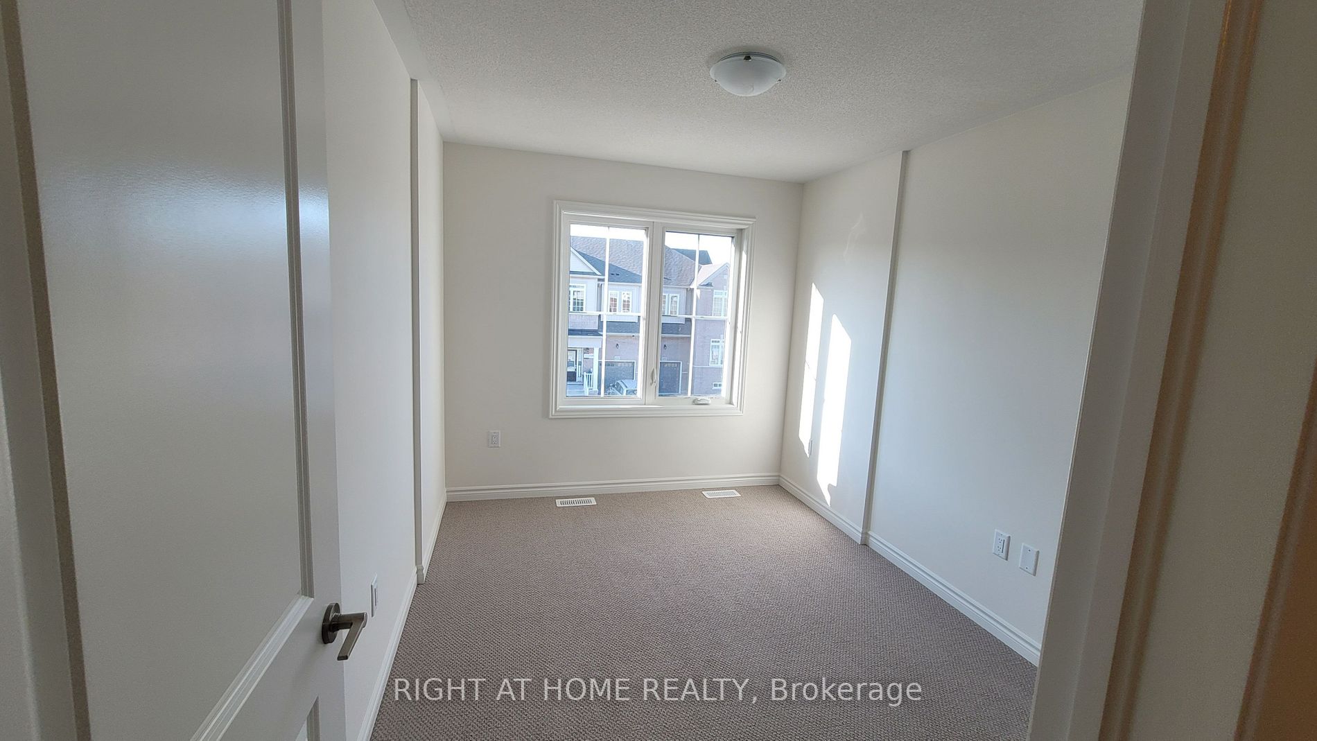 Listing S6048448 - Large Photo # 23