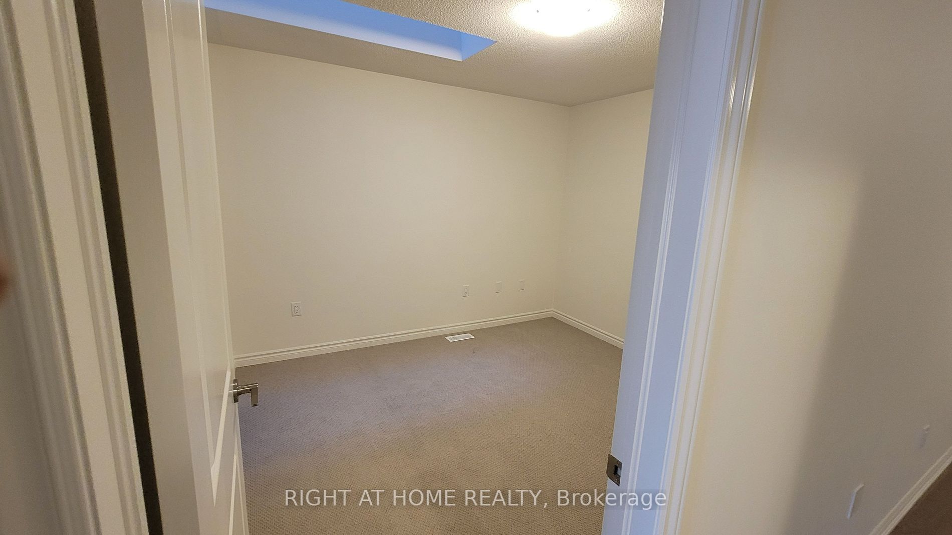Listing S6048448 - Large Photo # 26
