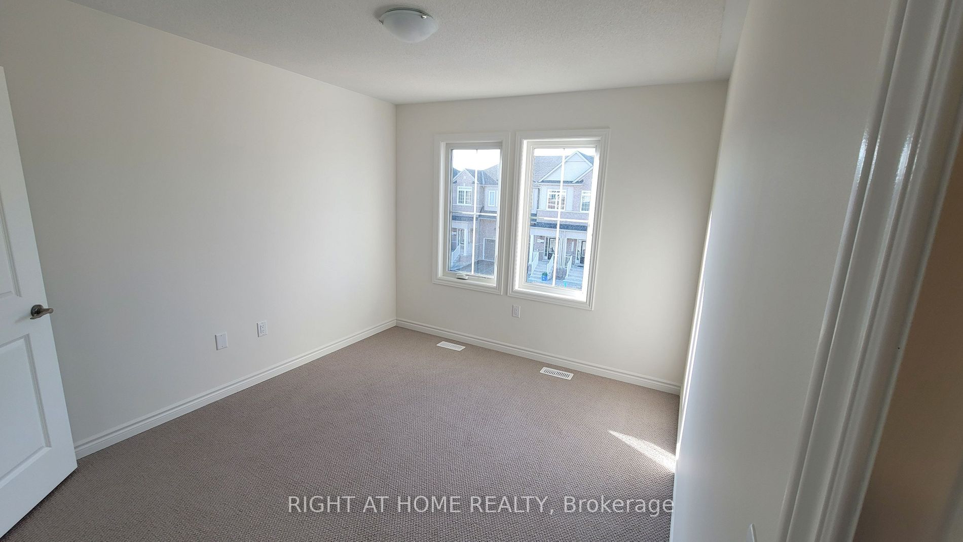 Listing S6048448 - Large Photo # 18