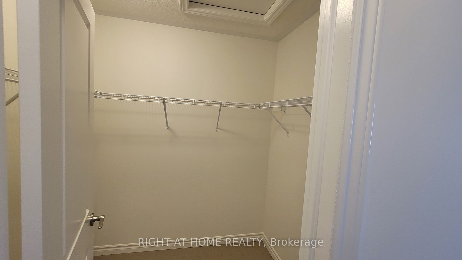 Listing S6048448 - Large Photo # 34