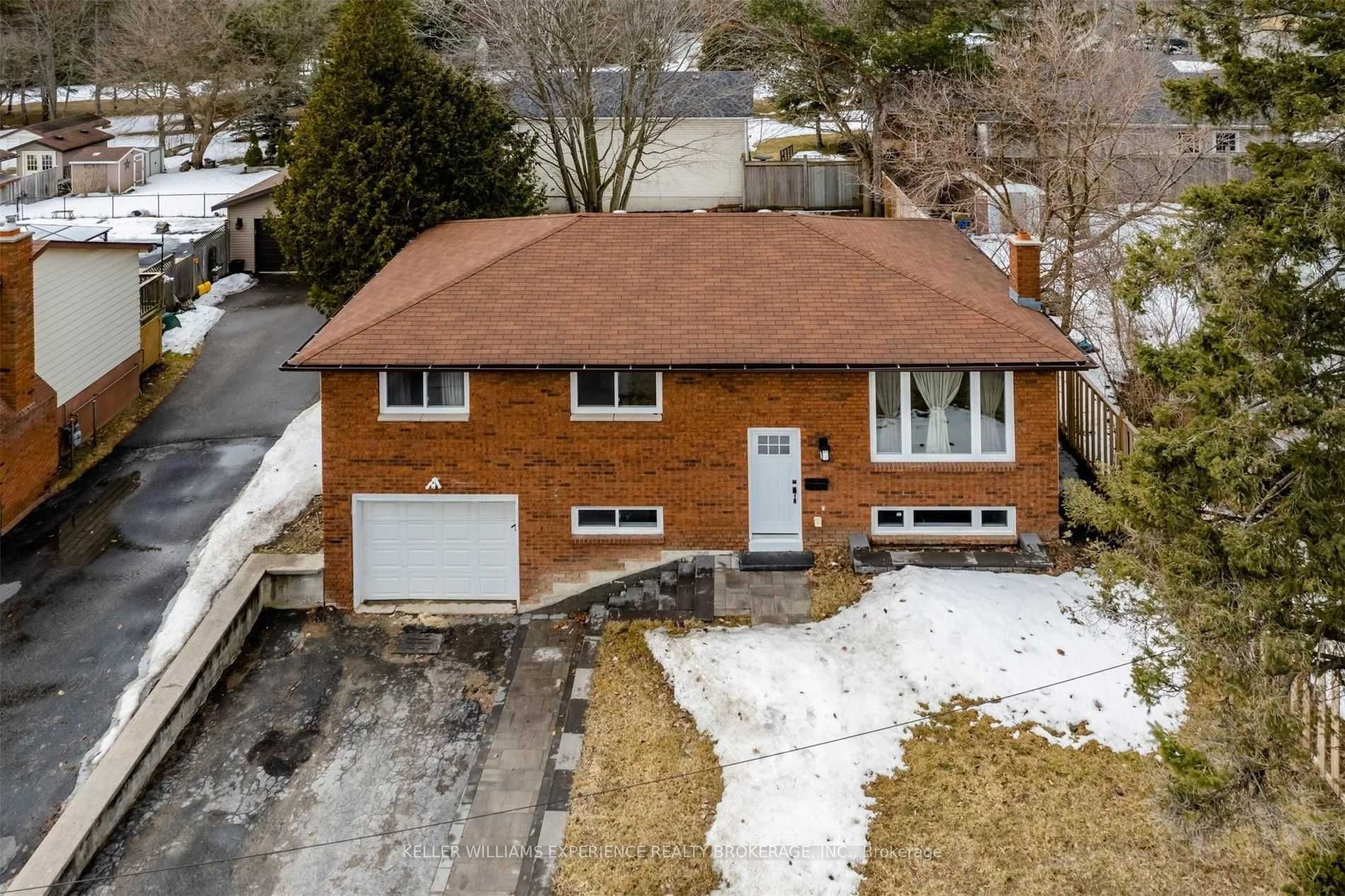 200 Ferndale Drive N