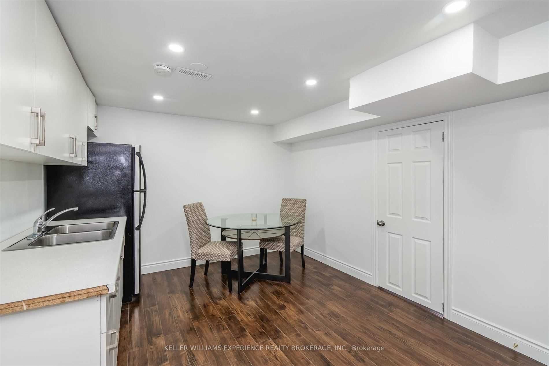 200 Ferndale Drive N