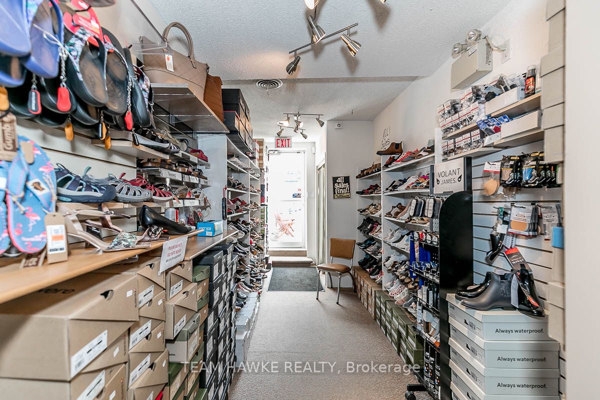 261 King St