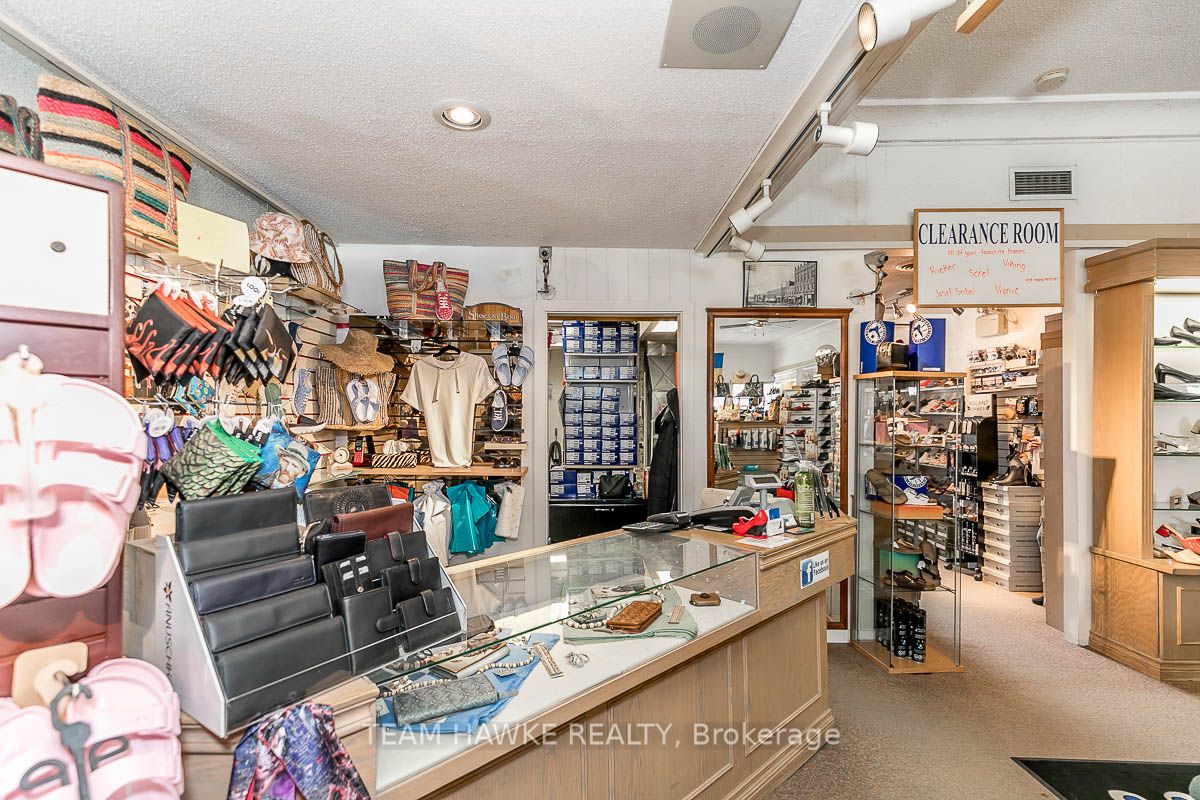 261 King St