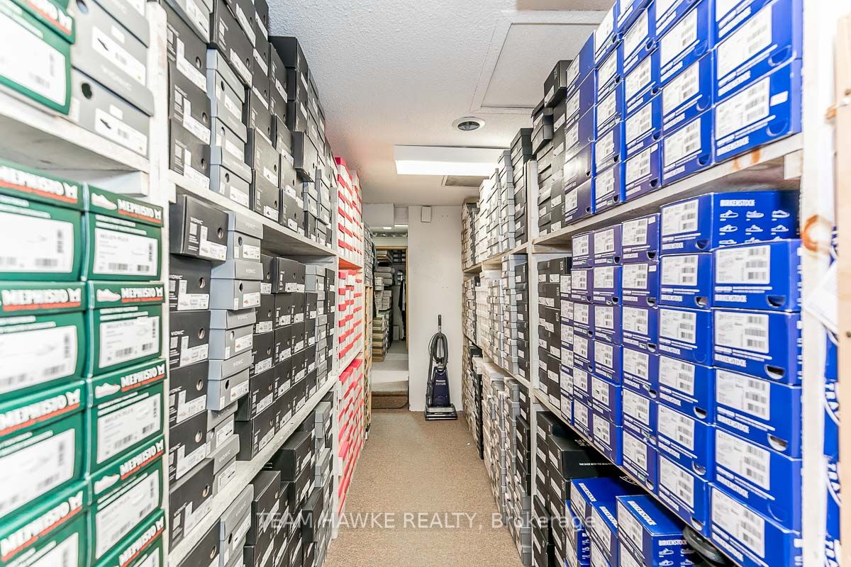 261 King St
