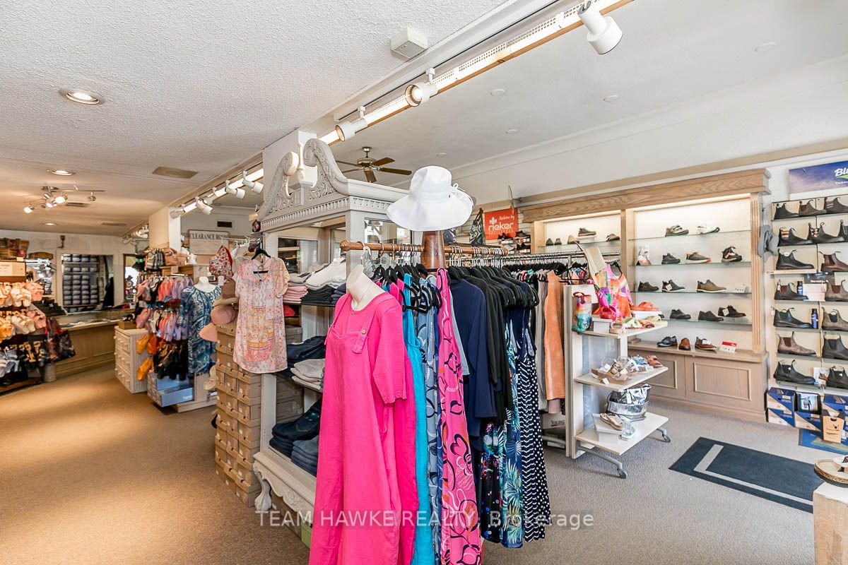 261 King St
